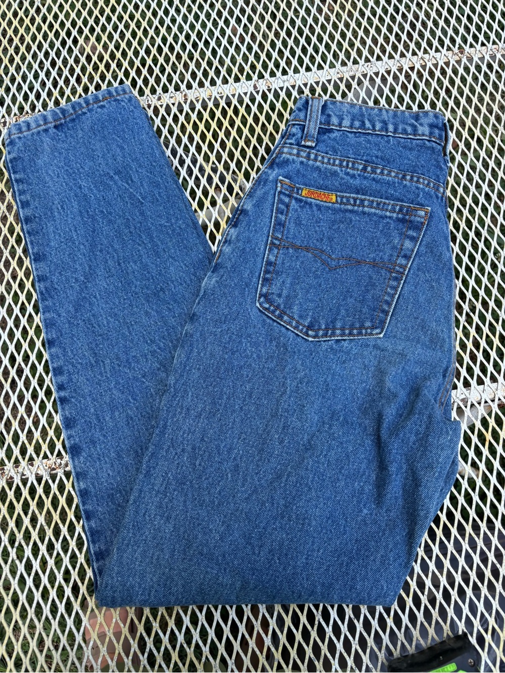 vintage Jordache high-waisted mom jeans ranges between